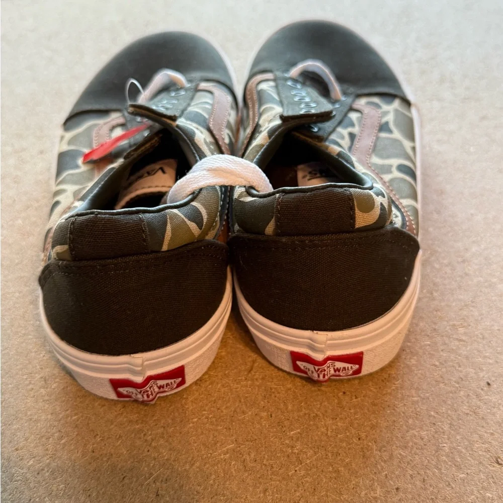 Brand New Vans Camouflage Sneakers with White Soles - Picture 4 of 6